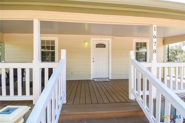 1678 Bayview Drive, Palacios, TX 77465