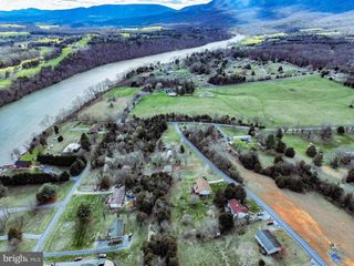 140 AIRSTRIP RD, Luray, VA 22835