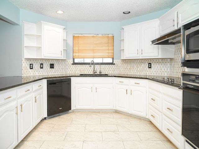 6732 Coach House Lane, Plano, TX 75023