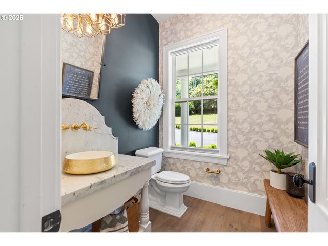25125 Sw PETES MOUNTAIN Rd, West Linn, OR 97068