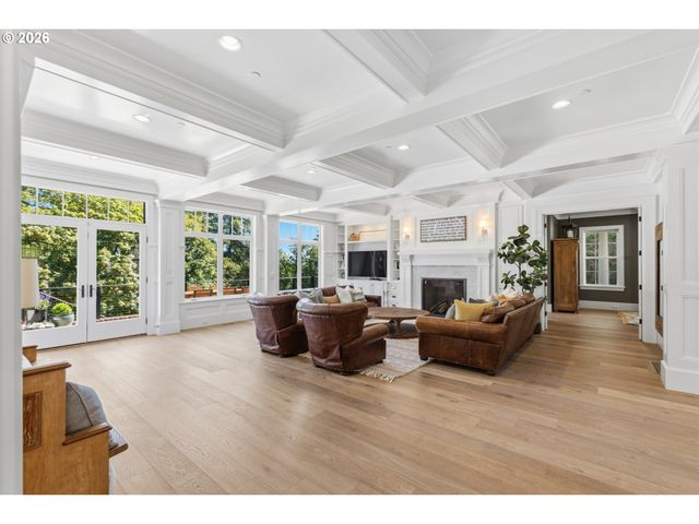 25125 Sw PETES MOUNTAIN Rd, West Linn, OR 97068