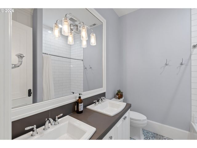 25125 Sw PETES MOUNTAIN Rd, West Linn, OR 97068