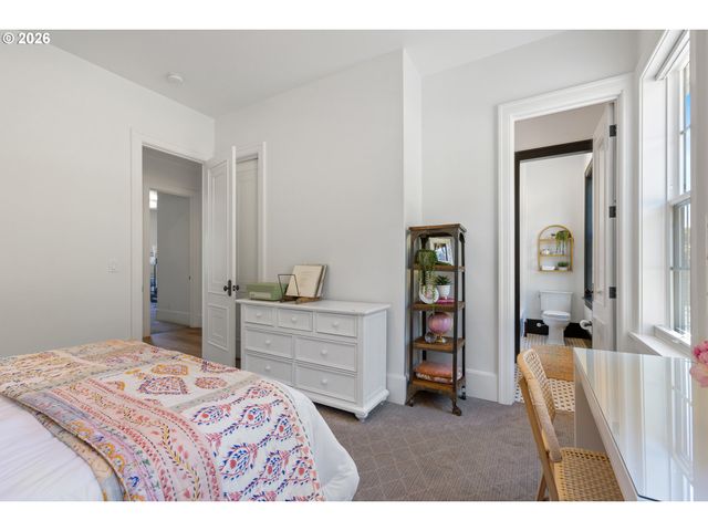 25125 Sw PETES MOUNTAIN Rd, West Linn, OR 97068