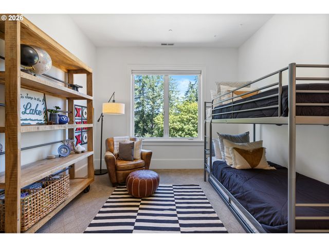 25125 Sw PETES MOUNTAIN Rd, West Linn, OR 97068