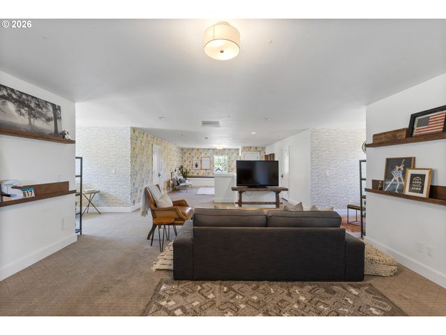25125 Sw PETES MOUNTAIN Rd, West Linn, OR 97068