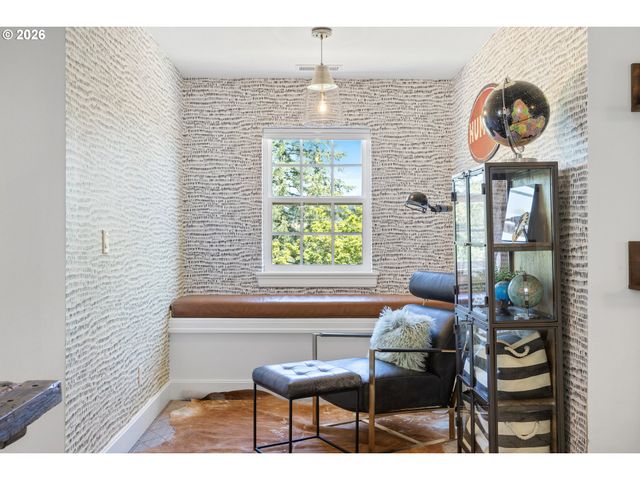 25125 Sw PETES MOUNTAIN Rd, West Linn, OR 97068