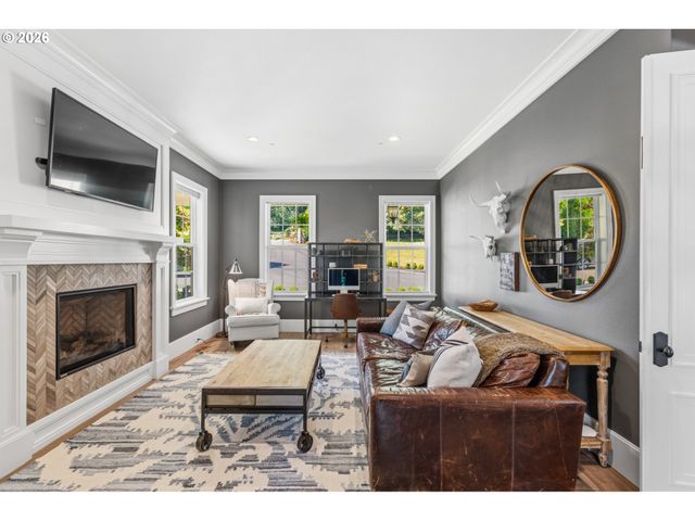 25125 Sw PETES MOUNTAIN Rd, West Linn, OR 97068