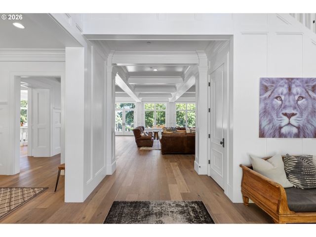 25125 Sw PETES MOUNTAIN Rd, West Linn, OR 97068