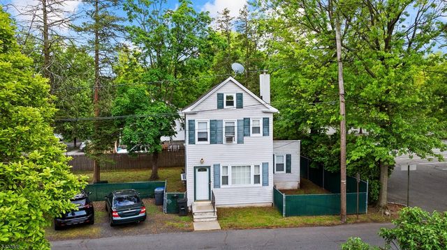 632 Millers Ln, Rahway City, NJ 07065