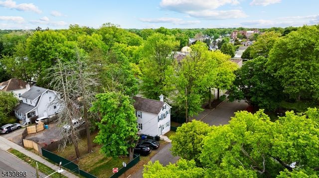 632 Millers Ln, Rahway City, NJ 07065
