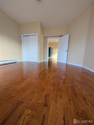 5 N 7th Street, Newark, NJ 07107