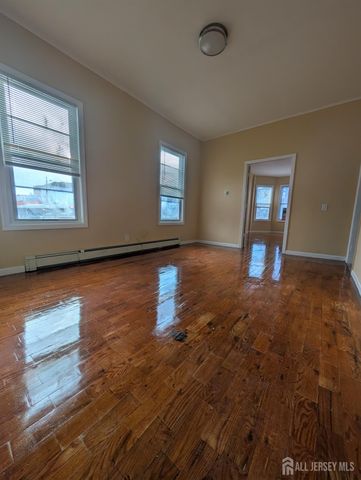 5 N 7th Street, Newark, NJ 07107