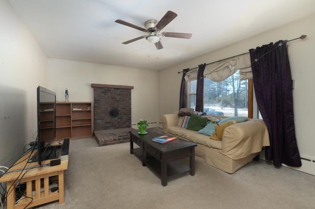 31 Sand Hill Road, Essex, VT 05452