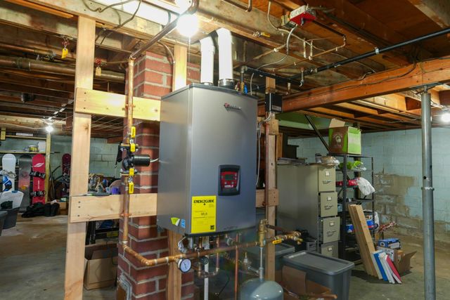 31 Sand Hill Road, Essex, VT 05452