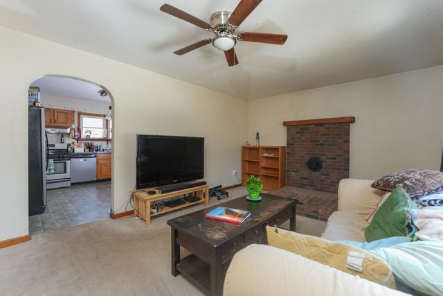 31 Sand Hill Road, Essex, VT 05452