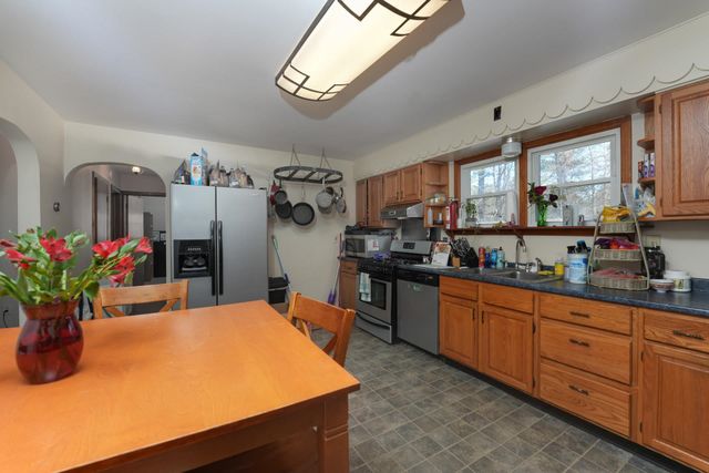 31 Sand Hill Road, Essex, VT 05452