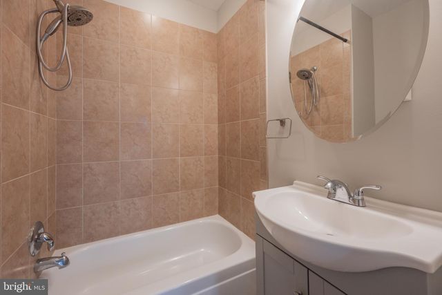 226 S EAST AVE S, Baltimore, MD 21224