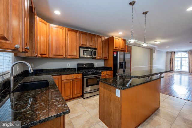226 S EAST AVE S, Baltimore, MD 21224