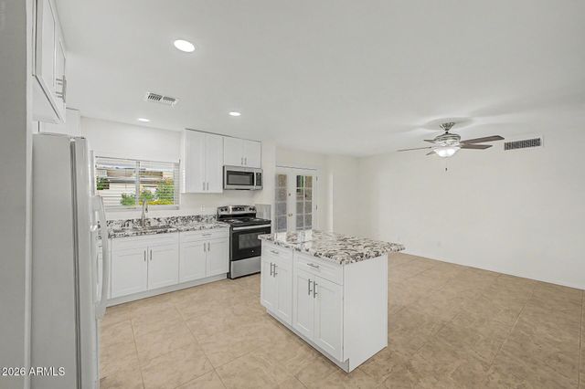 1530 W PAMPA Avenue, Mesa, AZ 85202