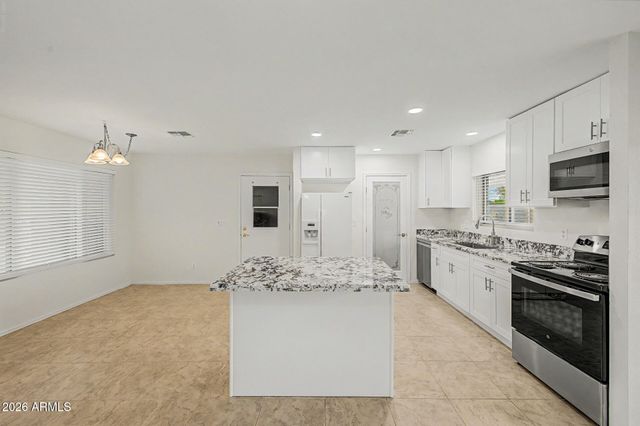 1530 W PAMPA Avenue, Mesa, AZ 85202