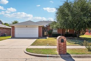 906 Creekview Drive, Waxahachie, TX 75165