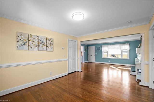 590 N Peace Haven Road, Winston-salem, NC 27104