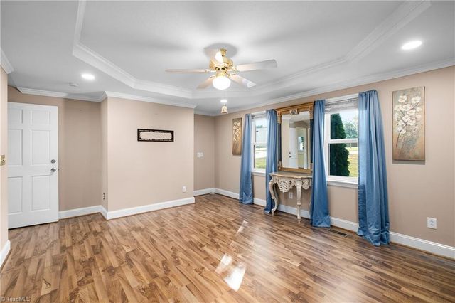 590 N Peace Haven Road, Winston-salem, NC 27104