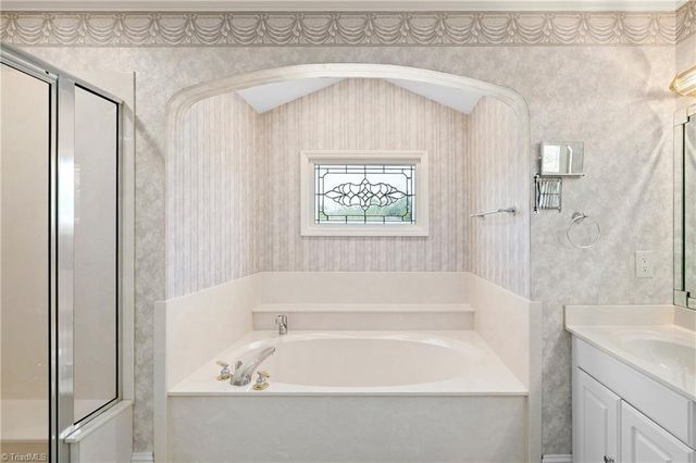 590 N Peace Haven Road, Winston-salem, NC 27104