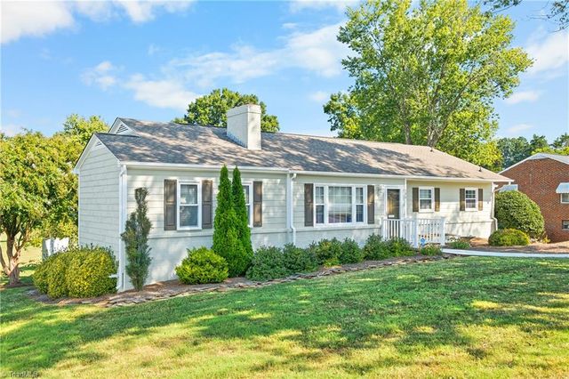 590 N Peace Haven Road, Winston-salem, NC 27104