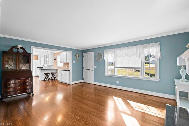 590 N Peace Haven Road, Winston-salem, NC 27104