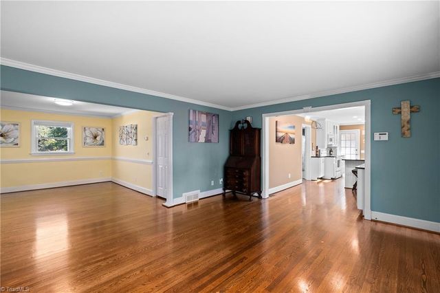 590 N Peace Haven Road, Winston-salem, NC 27104