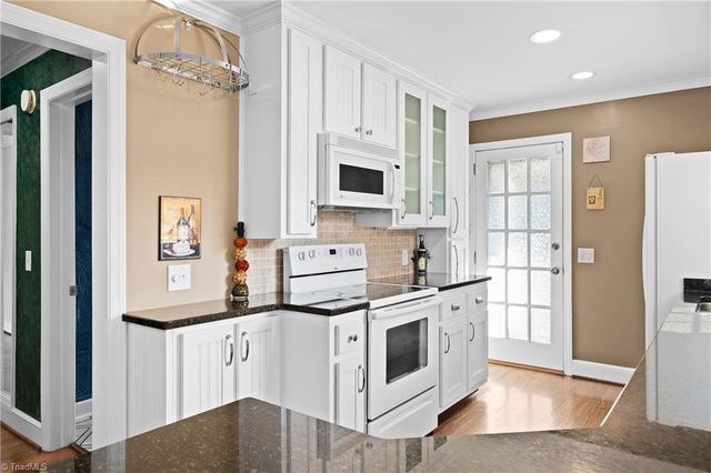 590 N Peace Haven Road, Winston-salem, NC 27104