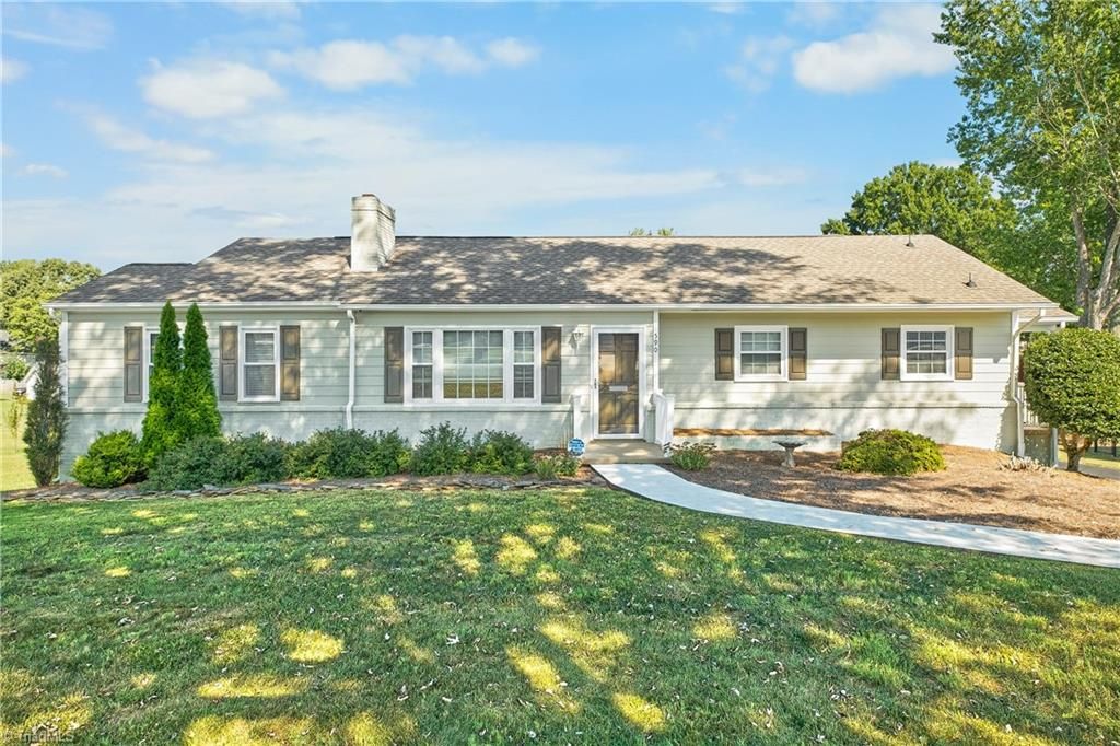 590 N Peace Haven Road, Winston-salem, NC 27104