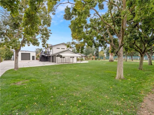 9226 N Fowler, Clovis, CA 93619