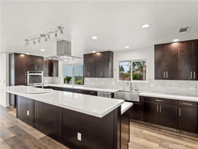 9226 N Fowler, Clovis, CA 93619