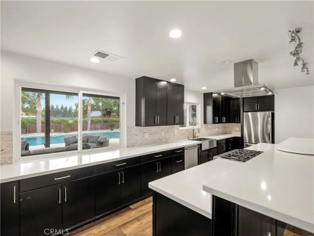 9226 N Fowler, Clovis, CA 93619