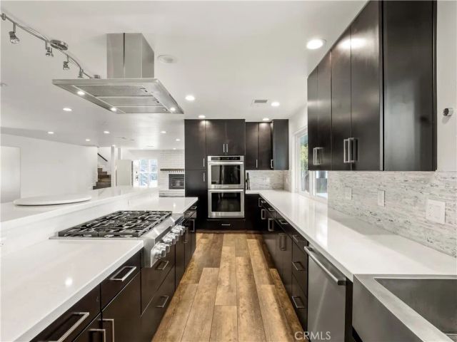 9226 N Fowler, Clovis, CA 93619