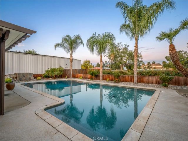 9226 N Fowler, Clovis, CA 93619