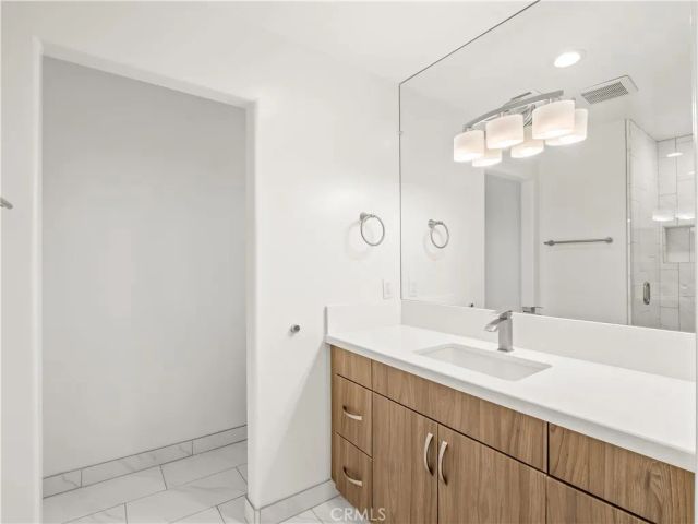 9226 N Fowler, Clovis, CA 93619