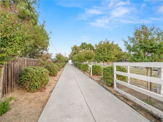 9226 N Fowler, Clovis, CA 93619