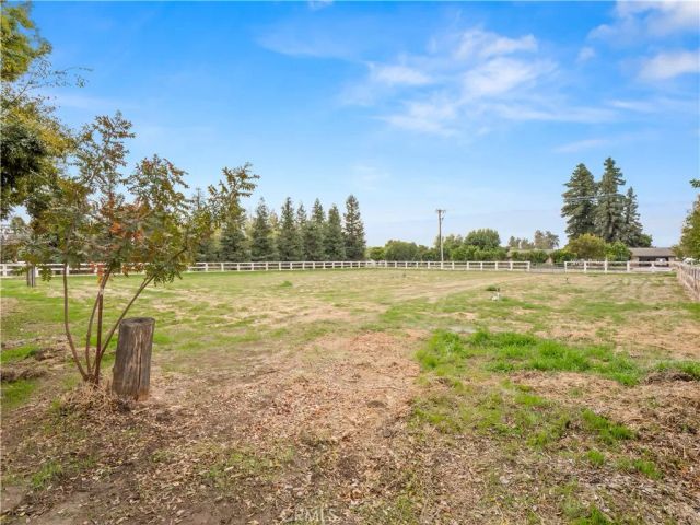 9226 N Fowler, Clovis, CA 93619