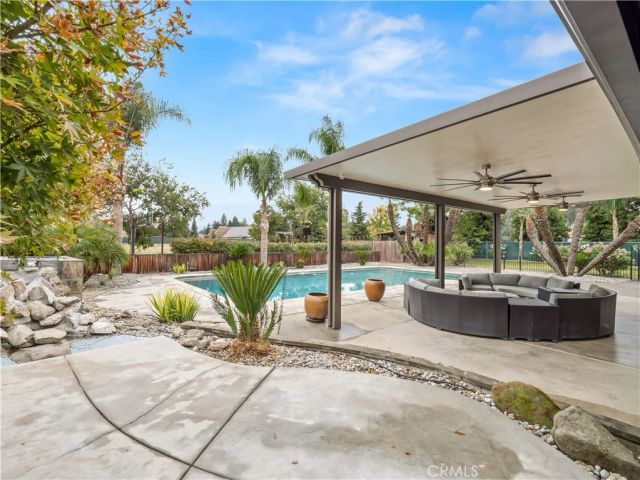 9226 N Fowler, Clovis, CA 93619