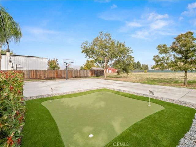 9226 N Fowler, Clovis, CA 93619