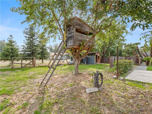 9226 N Fowler, Clovis, CA 93619