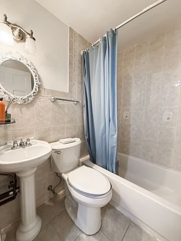 53 Jericho Rd B, Weston, MA 02493