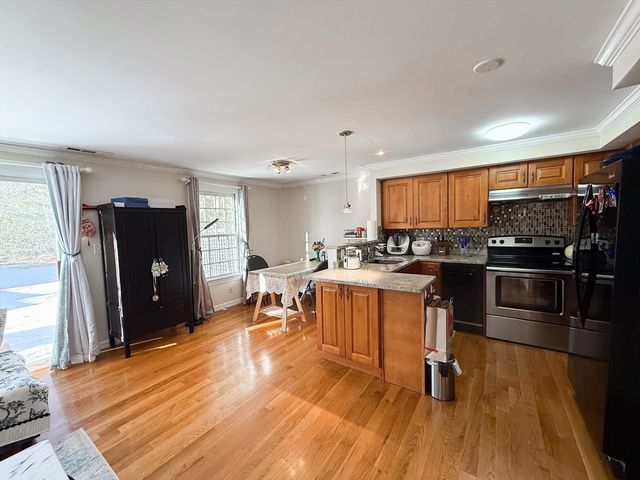 53 Jericho Rd B, Weston, MA 02493