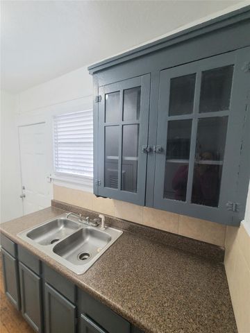 4414 Woodside Street 8, Houston, TX 77023