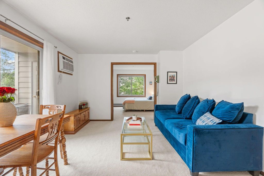 2100 Ridge Drive 22, Saint Louis Park, MN 55416 — exterior