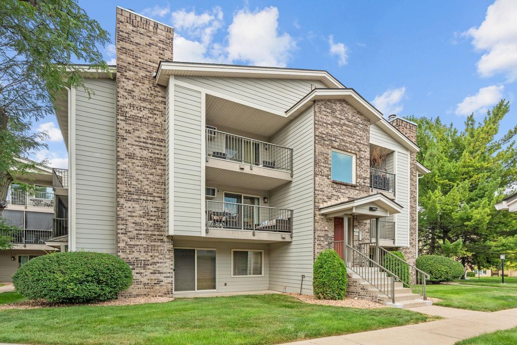 2100 Ridge Drive 22, Saint Louis Park, MN 55416 — photo 5
