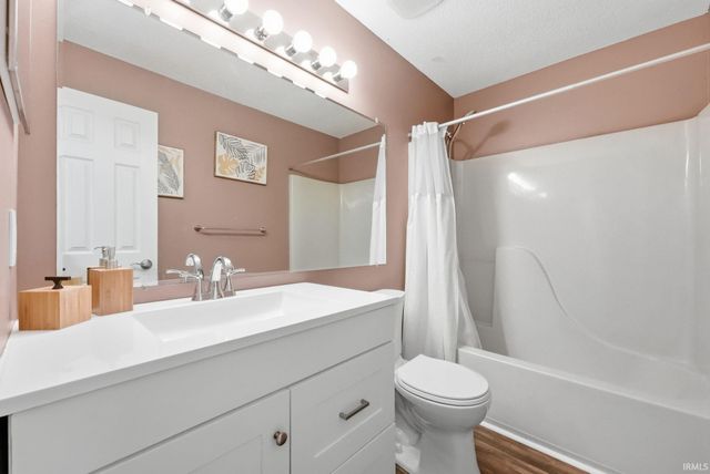 2710 Covington Pines Place, Fort Wayne, IN 46804